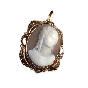 Antique Victorian 14k Gold High Relief Cameo necklace pendant